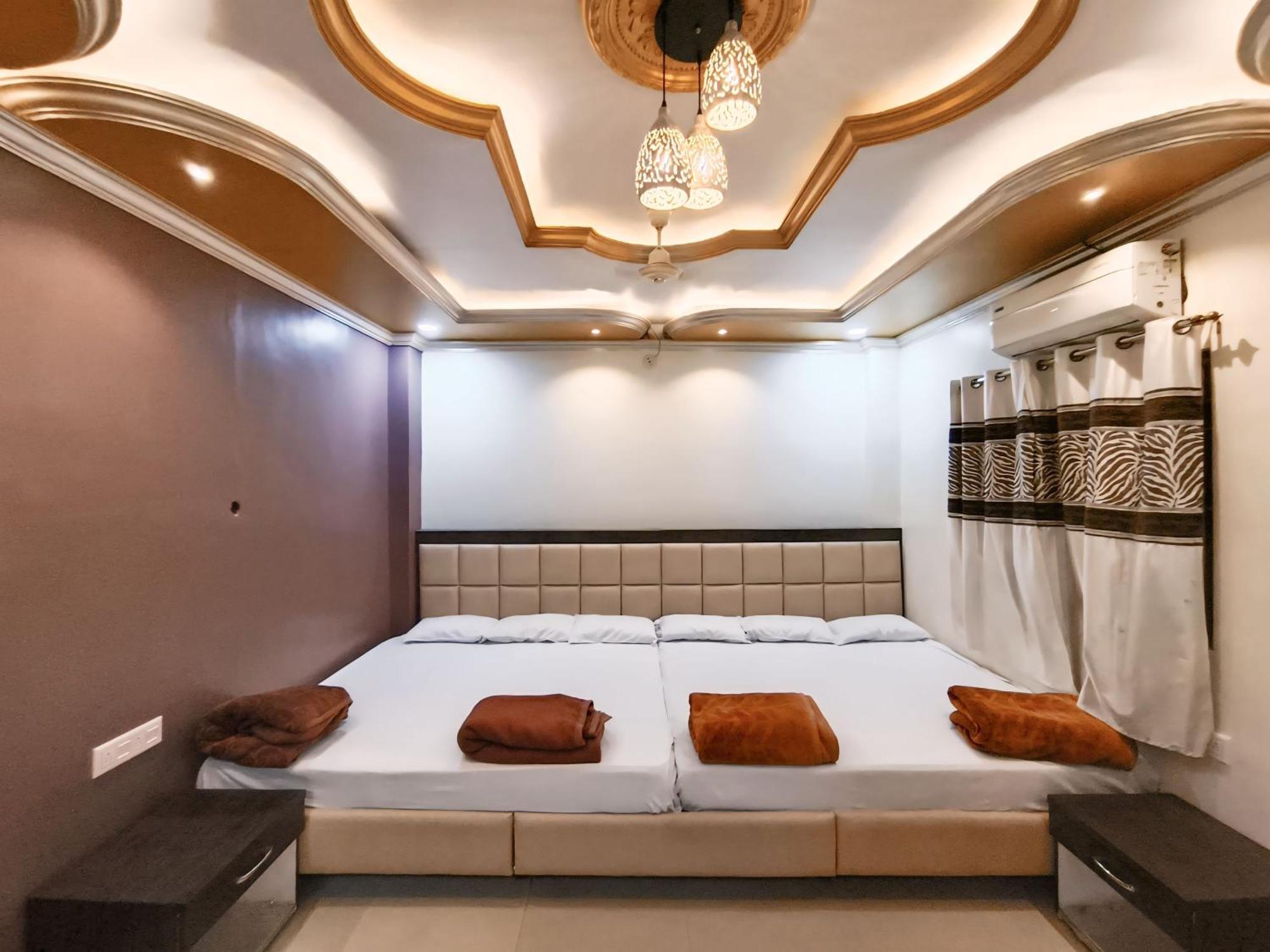Shree Trilokeshwar Guesthouse Ujjain Bagian luar foto