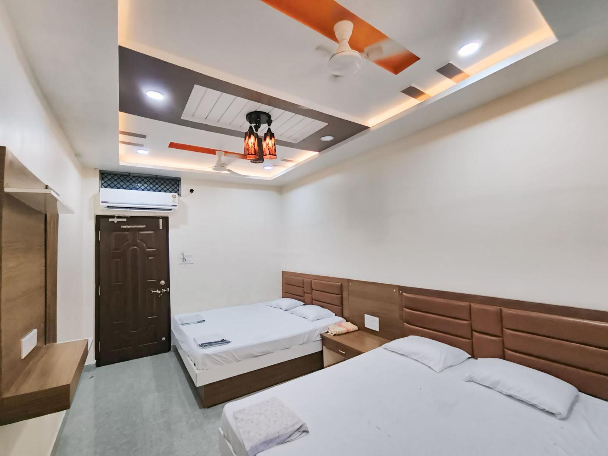 Shree Trilokeshwar Guesthouse Ujjain Bagian luar foto