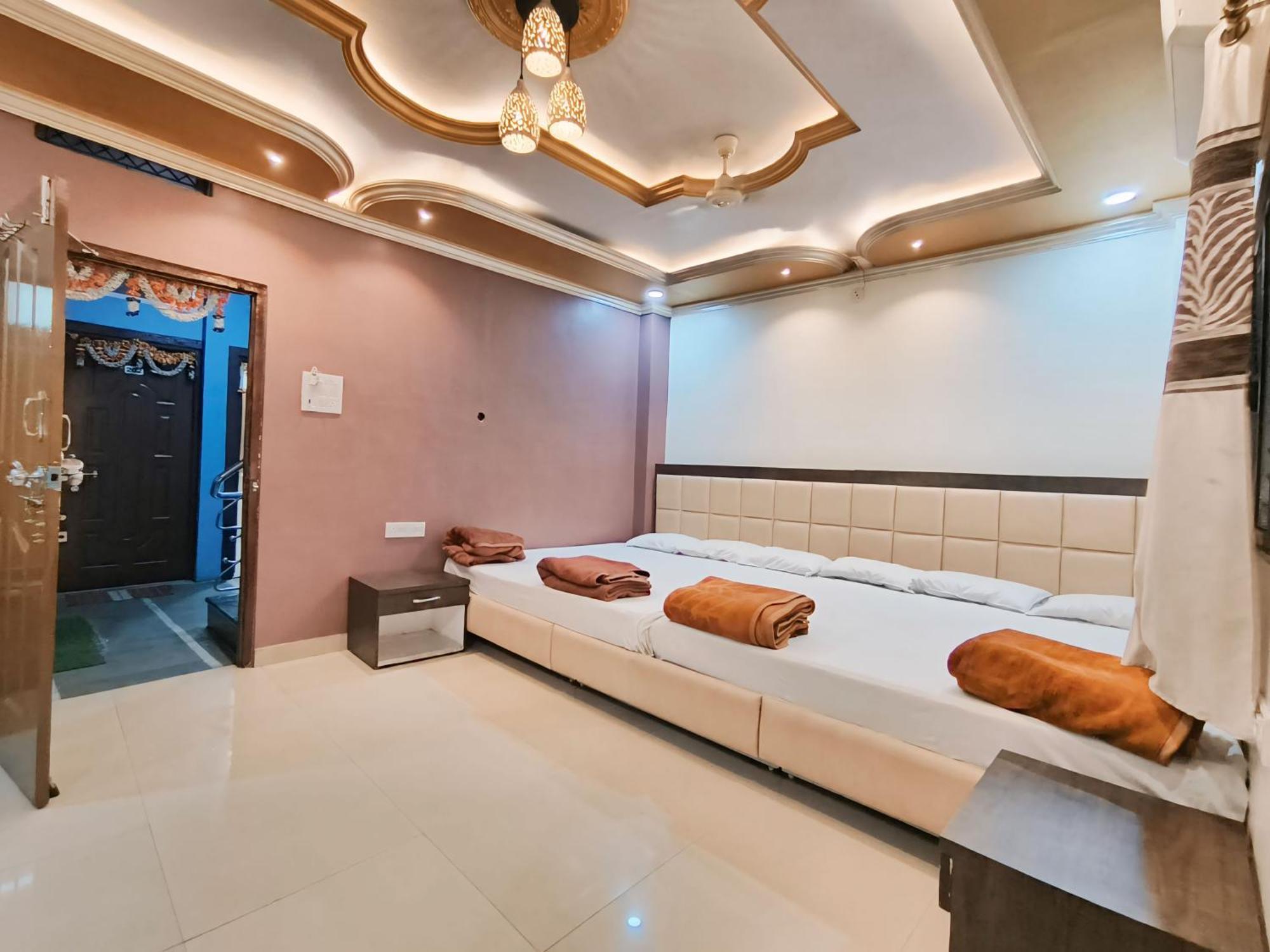 Shree Trilokeshwar Guesthouse Ujjain Bagian luar foto
