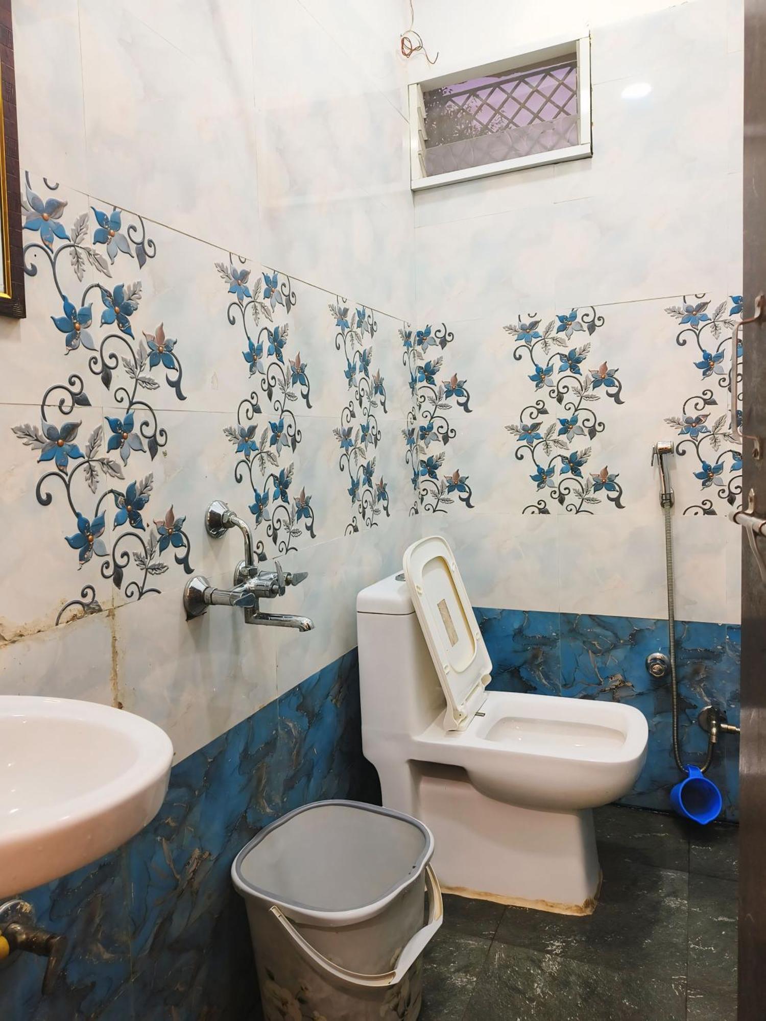 Shree Trilokeshwar Guesthouse Ujjain Bagian luar foto